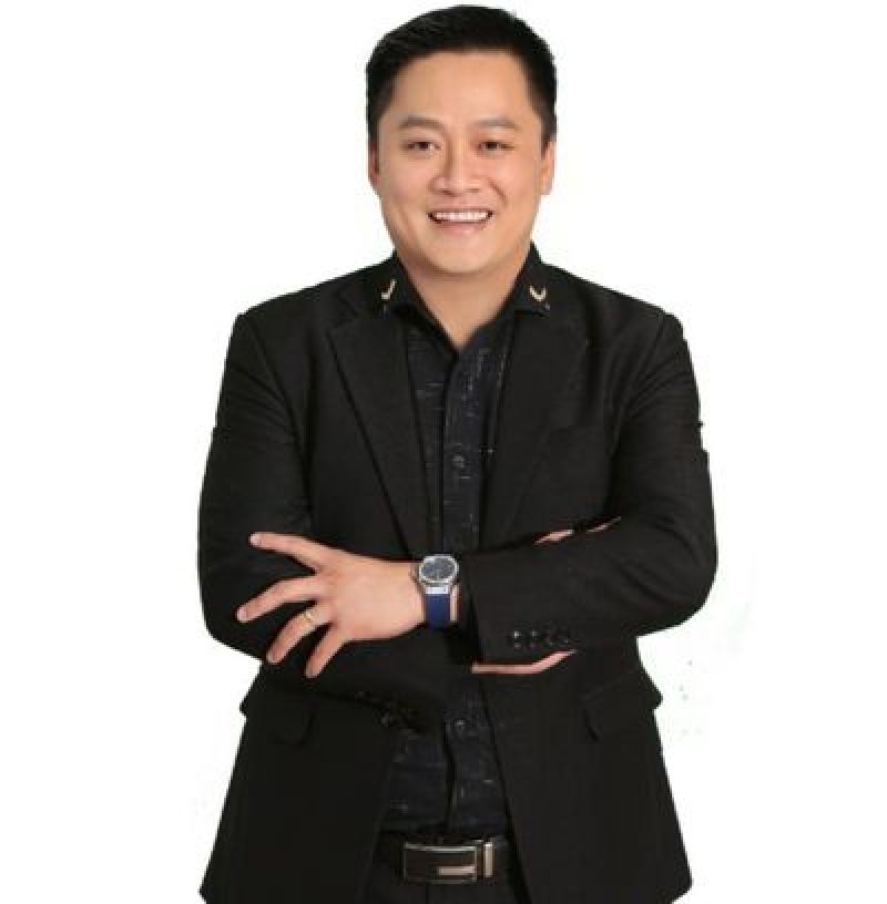 Hoài Nam, thu nhập 8 tỷ năm 2022